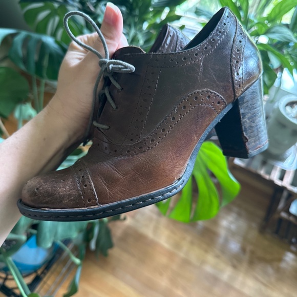 BORN (Lace-up) Oxfords - Picture 4 of 7